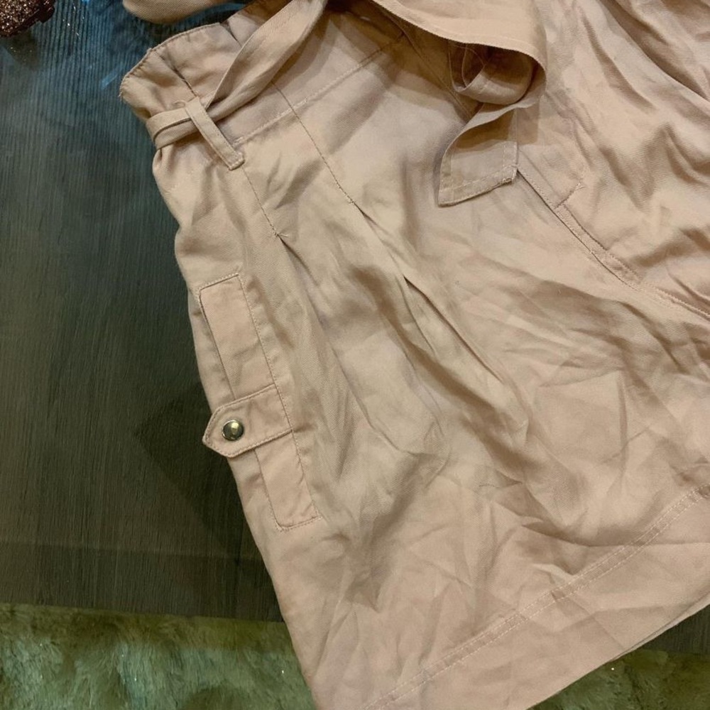 High rise paper bag shorts - Picture 3 of 3